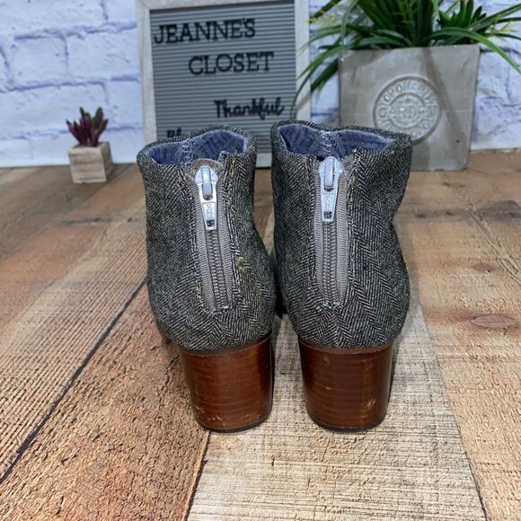 Tom’s Olive Leila Herringbone Ankle Booties - Picture 5 of 11